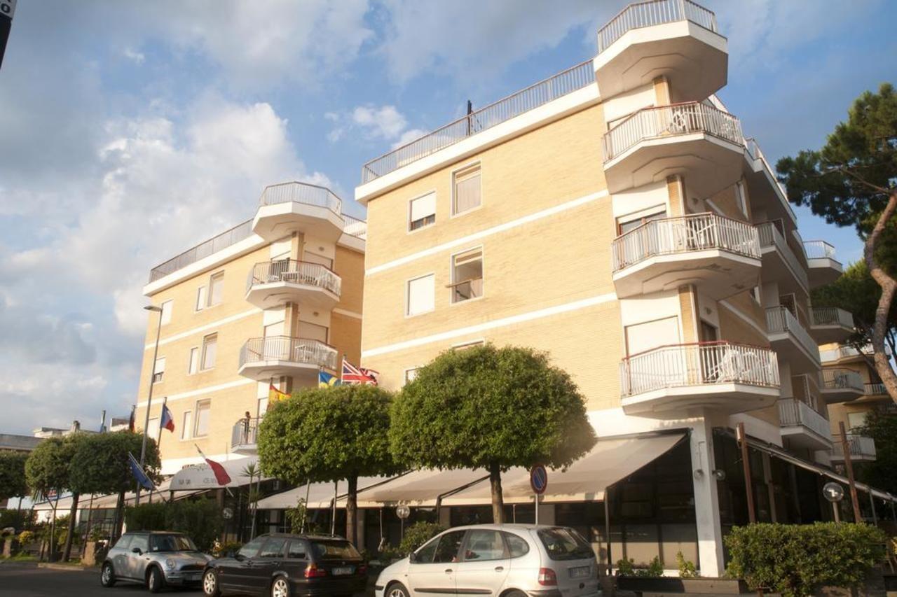 Residence Riva Gaia Terracina Exterior foto