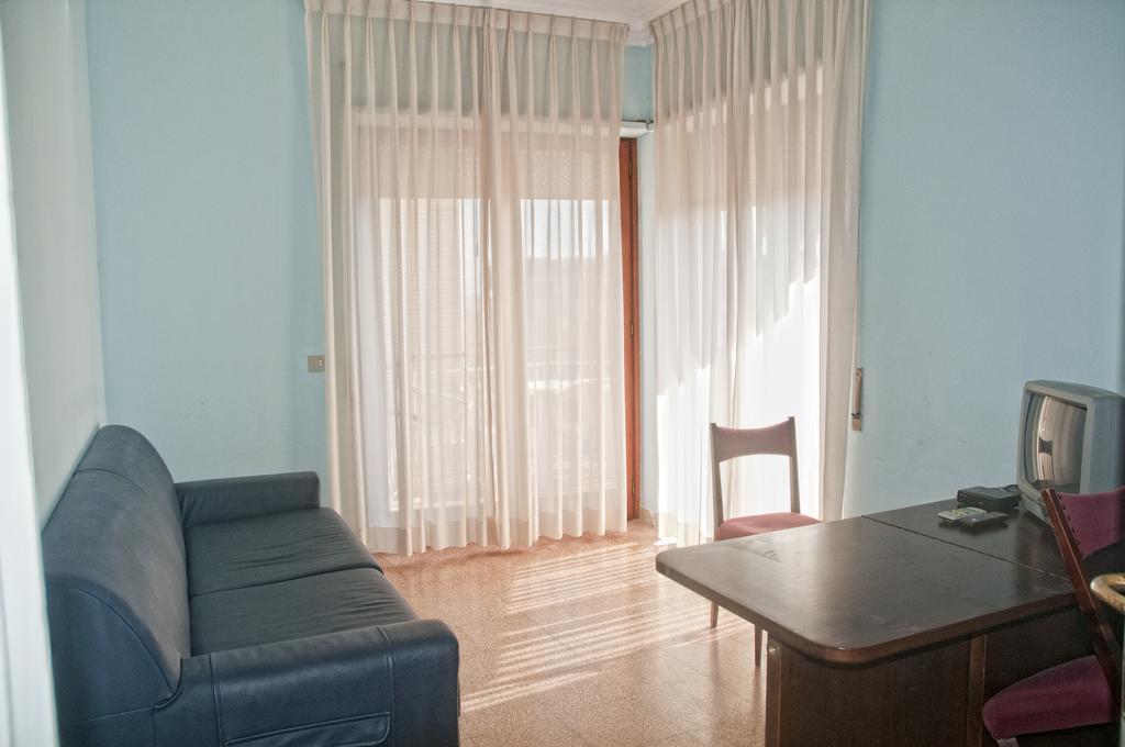 Residence Riva Gaia Terracina Cameră foto