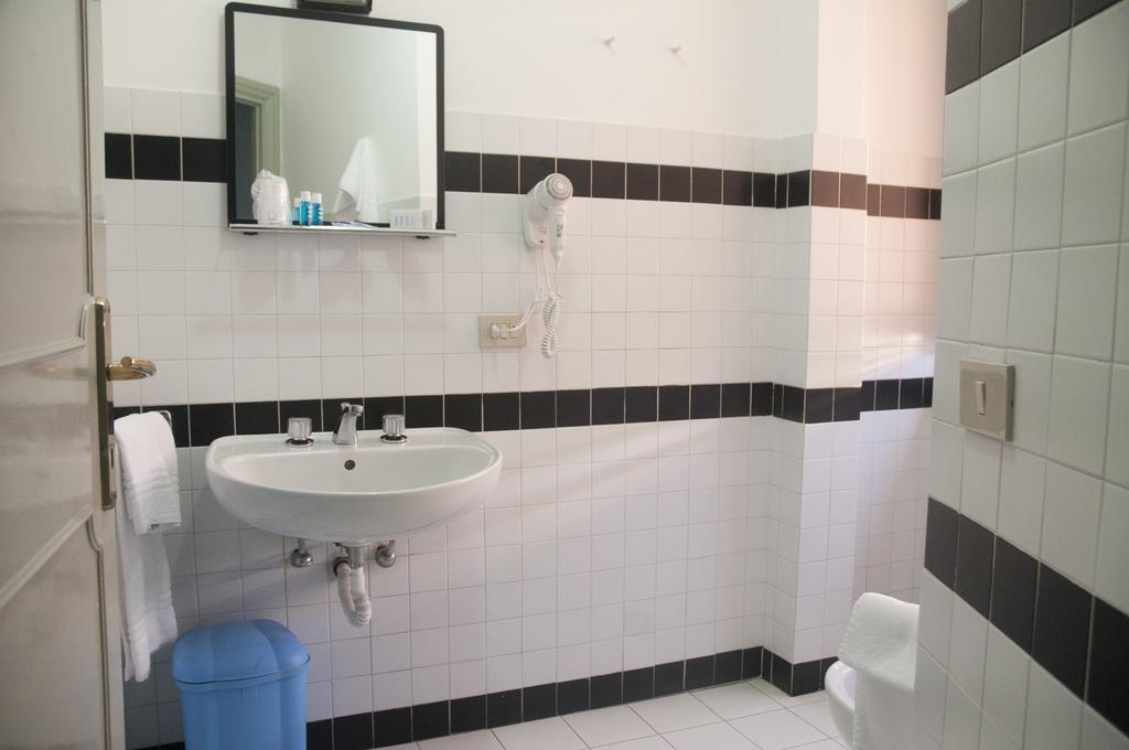 Residence Riva Gaia Terracina Cameră foto